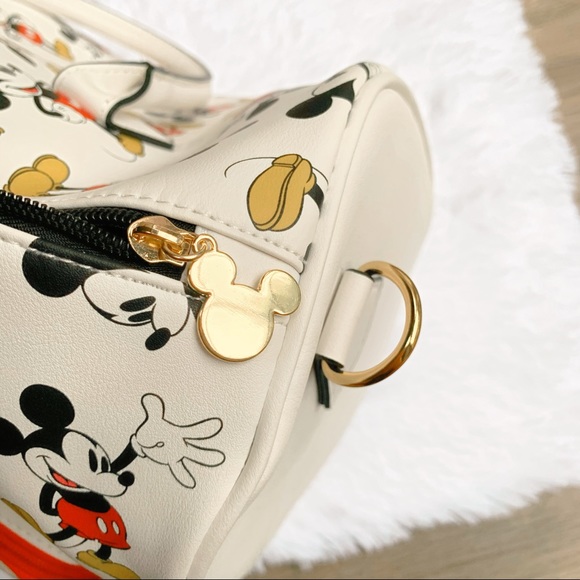 SOLD OUT ⭐️ Mickey Mouse Disney Weekender Bag - Picture 7 of 8